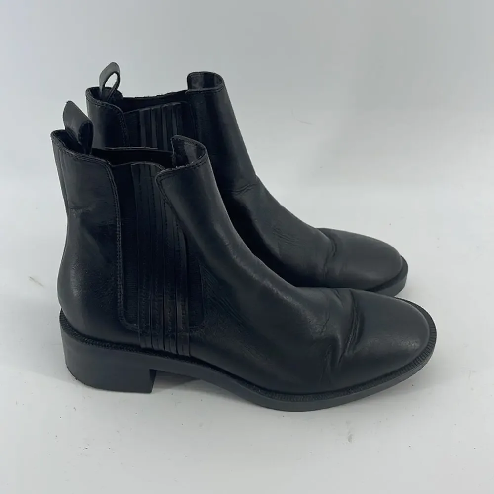 NWOT Zara leather round toe pull on Chelsea boots sz 37